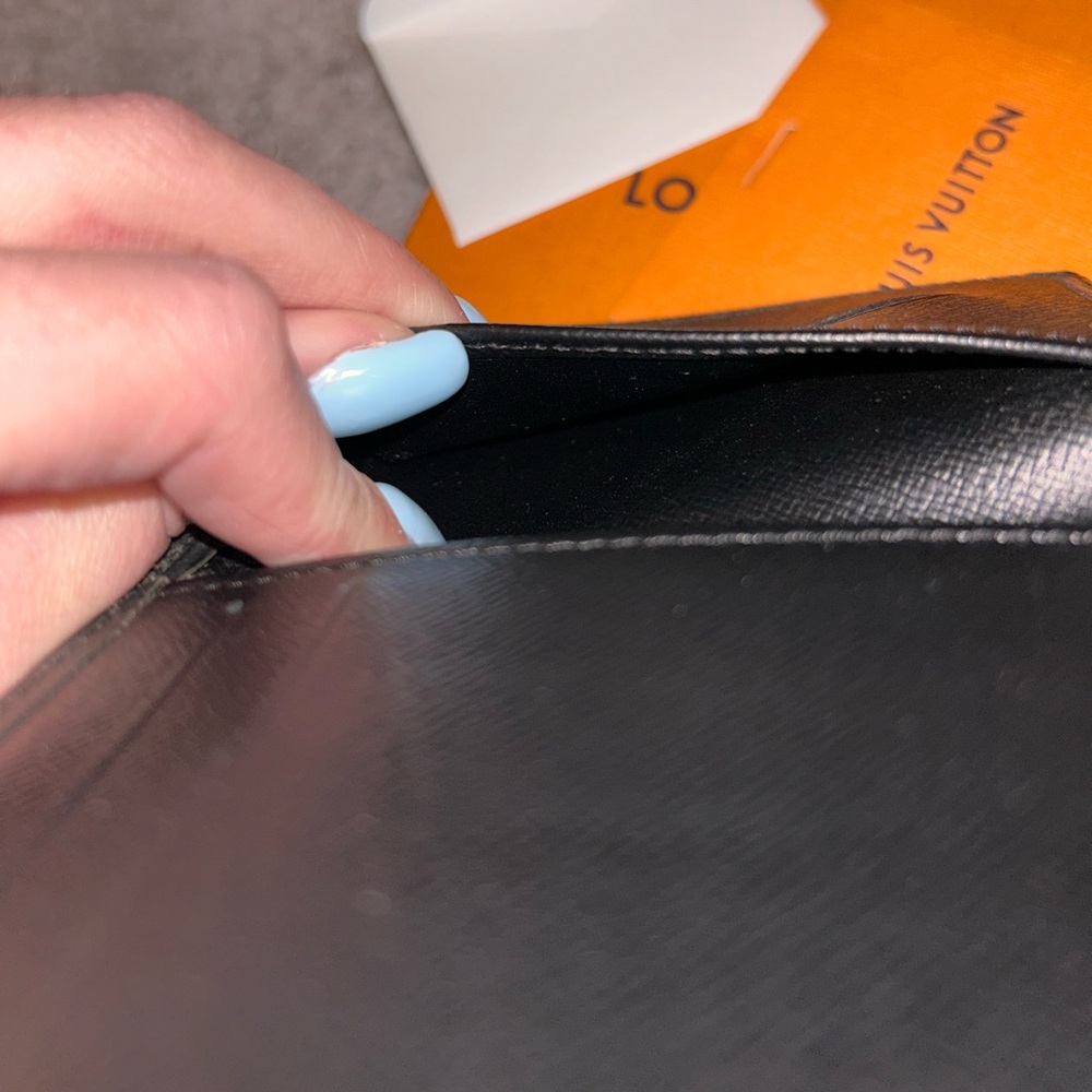 Louis Vuitton Epi wallet - Picture 3 of 9